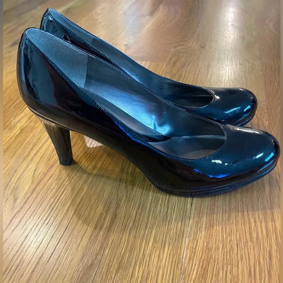 Naturalizer Lennox, Black Shiny Round Toe Patent Leather Pumps Size 9 - Picture 1 of 11